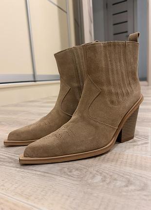 Козаки hello store 🤎 натуральна шкіра, нові, 39 р. (маломірять на 38). є коробка. ціна 2500 грн замість 3500. відправка поштою 📦 пишіть за фото!
