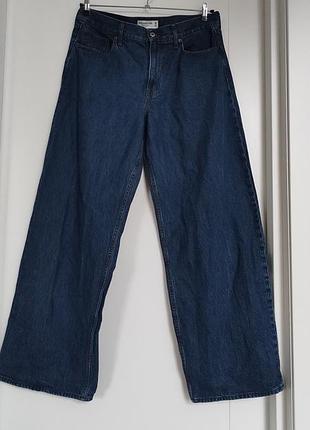 Джинси бренду abercrombie & fitch,  (wide leg) або вільного крою (loose / baggy).