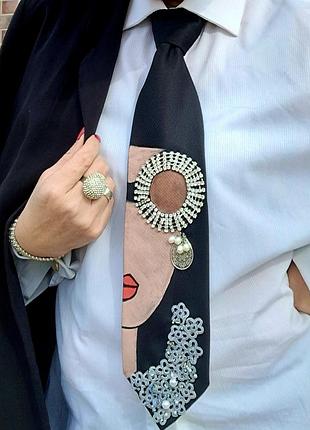Дизайнерский авторский галстук в стиле iris apfel от ирины зрачок.