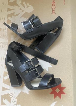 Шкіряні босоніжки zara woman, 39 розмір, каблук 5 см