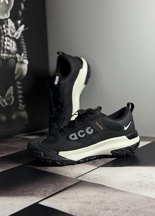 Nike acg moutain fly gore tex black beige