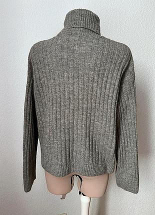 Светр в рубчик  h&m 3