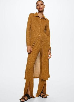 Комплект из ребристого трикотажа mango удлиненный кардиган и брюки костюм