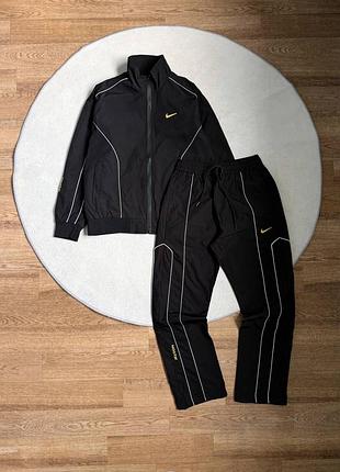 Чоловічий чорний спортивний костюм nike nocta нейлоновий