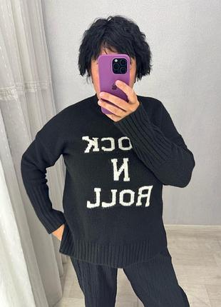 Стильний светр з вовною