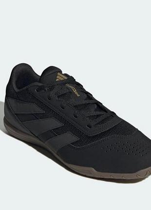 Футзалки adidas.
