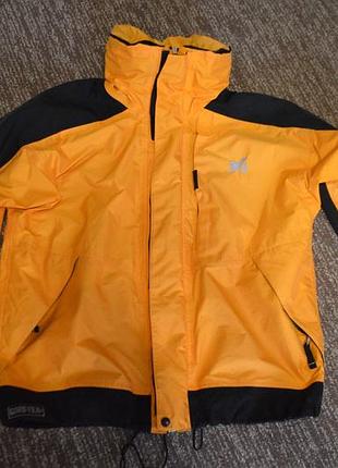 Мужская штормовая куртка бренда millet из мембранного материала gore-tex.