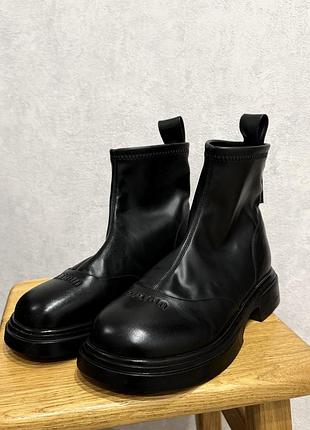 Продам черевики