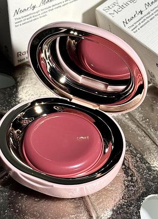 Кремові румʼяна rare beauty melting cream blush (nearly mauve) 5 g