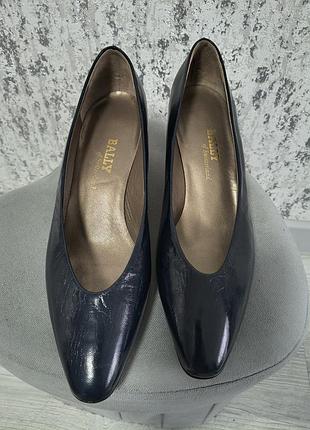 Туфлі bally.