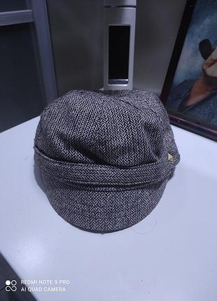 Стильна кепка від h&m