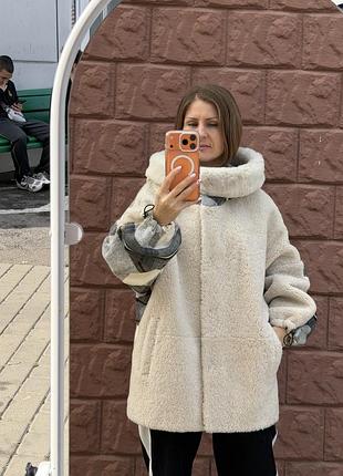 Шуба дублянка натуральна овеча зимова тепла шуба біла з капюшоном коротка подовжена з натуральним хутром рекс