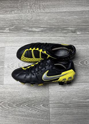 Бутси чоловічі nike total90 чорно-жовті