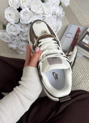 Nike v2k runtekk 4