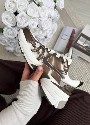 Nike v2k runtekk 3