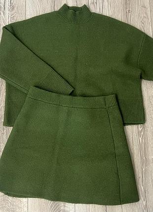 🏷️ стильний трикотажний костюм zara (светр + спідниця)