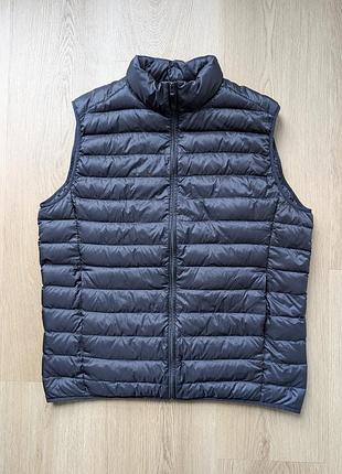 Оригінальна чоловіча пухова жилетка безрукавка uniqlo ultra light down розмір л - 50