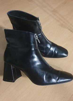 Ботильйони zara чорні на 38 р