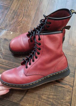 Кожаные ботинки, лежаные ботинки dr. martens
