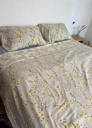 Комплект постільної білизни dunelm з красивим квітковим принтом. підковдра 230×220 см та наволочки 76×48 см. ніжний дизайн, якісна тканина. 🌼🛏️✨