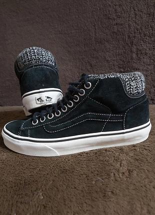 Кроссовки подростковые, кеды, кеды хайтопы от vans оригигал. размер по бирке 37, стелька 24см.