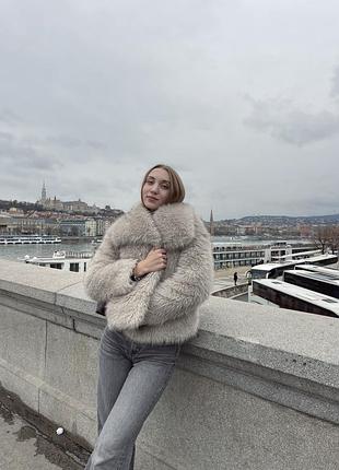 Жіноча шуба zara, сірого кольору, зі штучного хутра