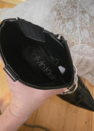 Лаковые кожаные ботильоны косилки ковбойки calvin klein 10