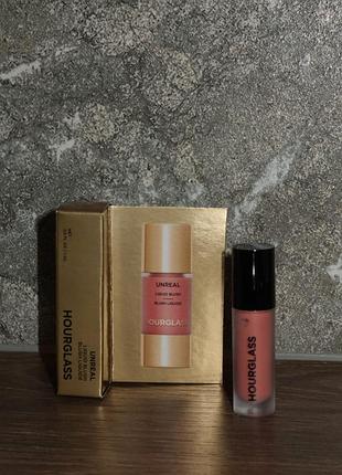 Рум'яна hourglass unreal high shine volumizing lip gloss