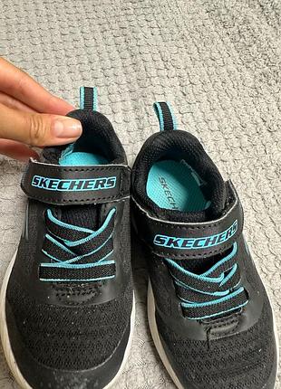 Кросівки дитячі , 23 розмір . skechers. не парять ніжку, супер звучні. підійдуть на широку ногу.
