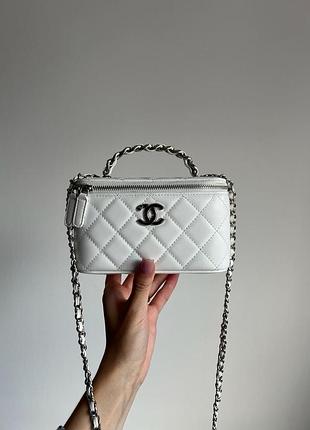 Сумка classic white lambskin pearl crush vanity bag silver