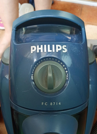 Синій безмішковий пилосос philips easyclean fc 8714