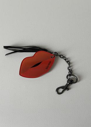 Laura mercier – lip keychain – брелок-дзеркало у формі губ