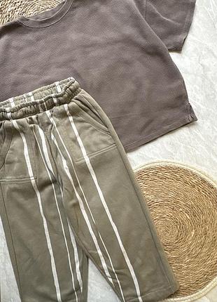 Збірний комплект штанці та вафельна футболка на хлопчика 4-5 років zara