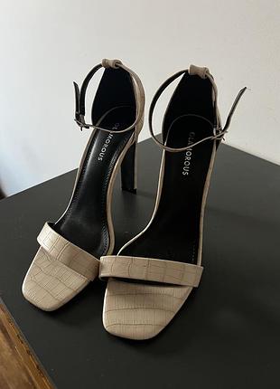 Жіночі босоніжки glamorous 3