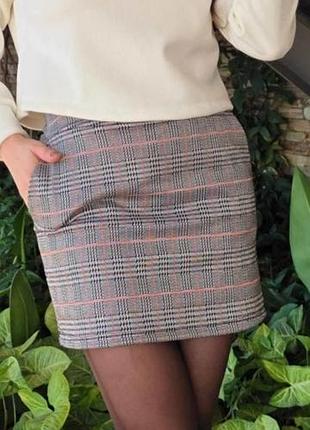 Брендова міні спідниця  в клітинку, тепла, guess, s
