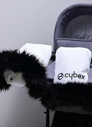 Муфточки зимние белые с вышивкой cybex, перчатки на коляску, универсального размера с черным мехом