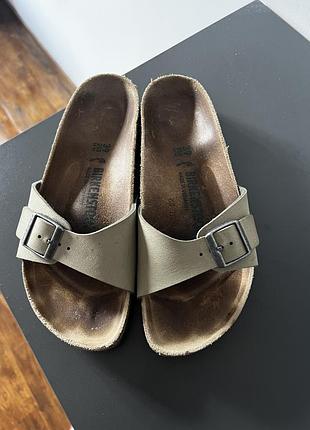 Жіночі шльопанці birkenstock