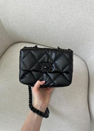 Жіноча шкіряна сумочка chanel з гладкої шкіри чорна 21 х 15 х 7 см