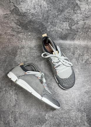 Игінальні легкі кросівки clarks tri active