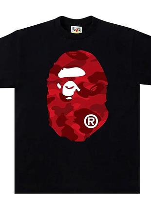 Футболка bape color camo big ape head чорно-червона унісекс з логотипом та камуфляжним принтом