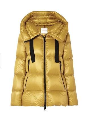 Пухова куртка moncler