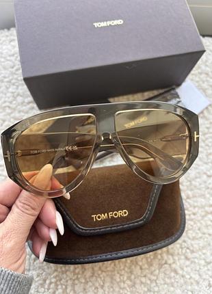 Сонцезахисні окуляри унісекс tom ford з фотохромною лінзою