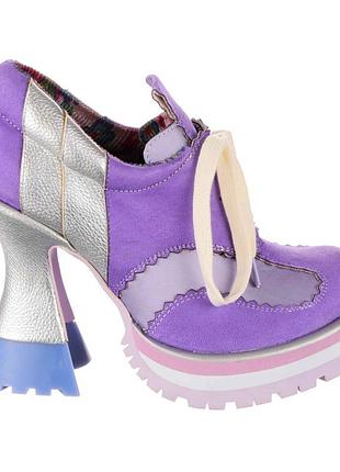 Лілові бузкові туфлі кросівки на каблуці від дорогого бренду irregular choice розмір 37