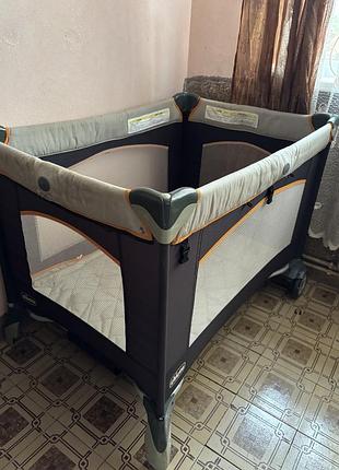Манеж chicco для дитини 0-6 місяців на колесах