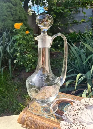 Изысканный стеклянный графин (декантер). 2