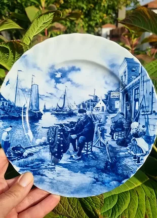Великолепная коллекционная тарелка