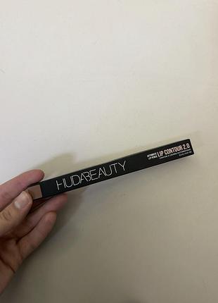 Олівець для губ huda beauty