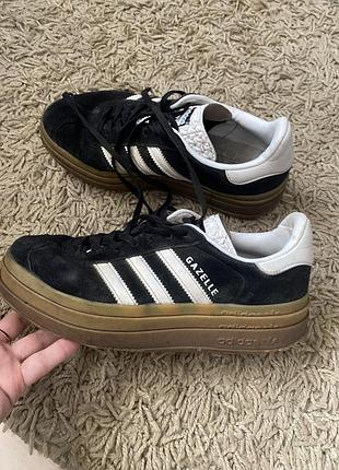 Кросівки adidas 2