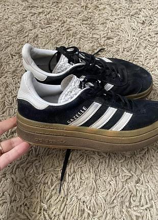Кросівки adidas
