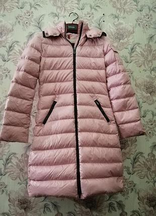 Детская куртка пуховик moncler. оригинал. размер на ребёнка 12  лет. подойдёт и на взрослый xs.